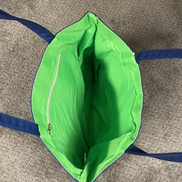 Two Walt Disney totes, NWT - Picture 7 of 11